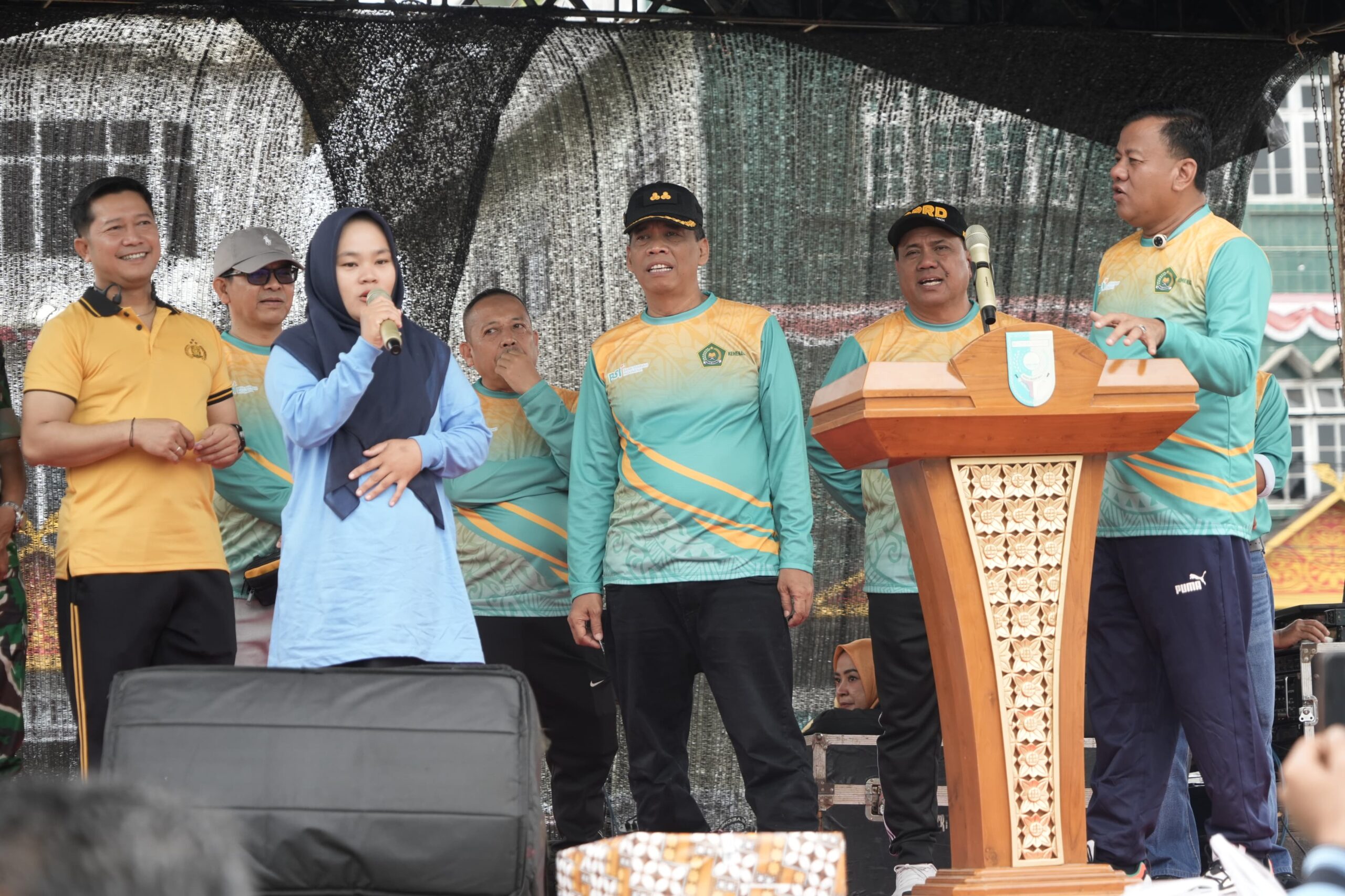 Tak Menyangka Dapat Umrah dari Bupati Kuansing, Guru Honorer: "Kalau Bukan Karena Kebaikan Pak Bupati, Tak Mungkin Kami Berangkat"