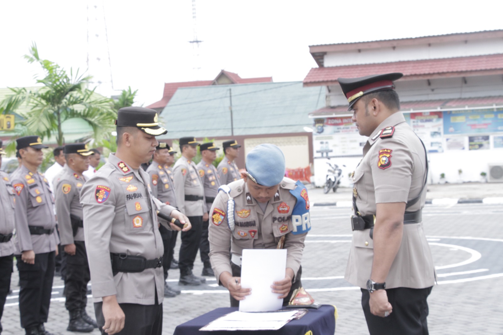 Kasat Binmas Dan Kapolsek Peranap Dirotasi, Kapolres Inhu Pimpin Langsung Upacara Sertijab