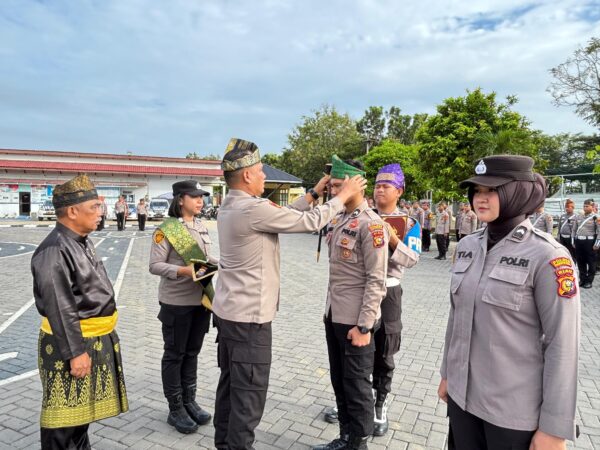 Kapolres Indragiri Hulu Bersama Ketua LAMR-Inhu Luncurkan Program 'Jumat Ber Tanjak': Wujud Cinta Budaya Melayu dan Pelayanan Prima