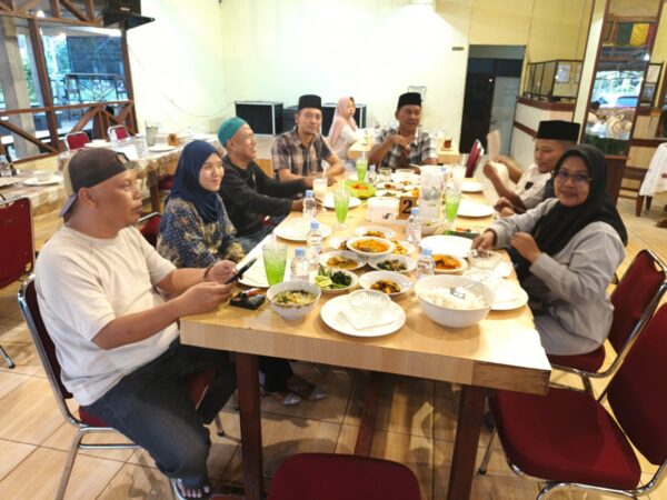 Guna Pererat Silaturahmi.Kasat Intelkam Polres Inhil Gelar Buka Puasa Bersama Insan Pers.