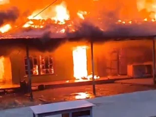 Breaking News! Puluhan Rumah Warga di Desa Simpang Gaung Terbakar