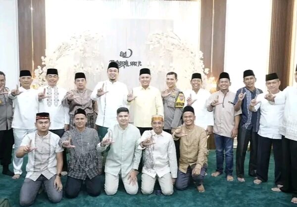 Kediaman Dinas Bupati Indragiri Hulu Jadi Rumah Bersama saat Open House Idul Fitri