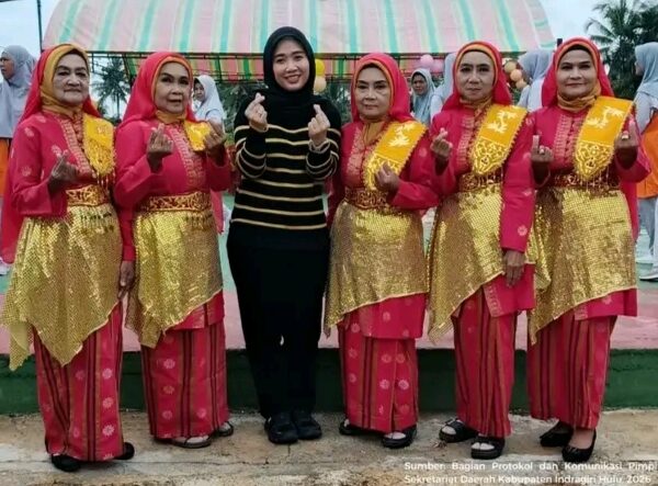 Ketua TP PKK Inhu Suci Rahmiani Hadiri Senam Lansia Sekar Mawar, Puji Semangat Warga Tetap Aktif