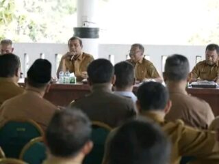 Gelar Rapat Bulanan Perdana, Bupati Ade Agus Hartanto Tekankan Percepatan Program Prioritas