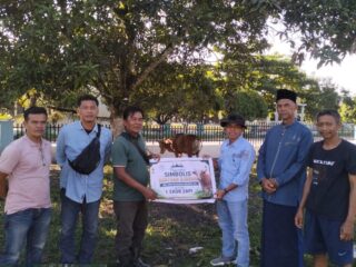 PT SBL Salurkan Tiga Sapi Kurban untuk Warga dan Karyawan di Sentajo Raya