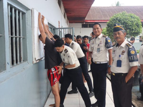 Pastikan Situasi Aman Kondusif, Lapas Tembilahan Laksanakan Razia Insidentil Blok Hunian
