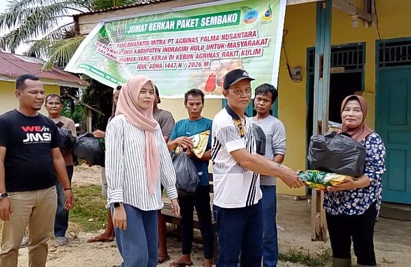 Pancawaskita Mitra Agrinas Salurkan Sembako untuk Pekerja Talang Mamak di Rakit Kulim