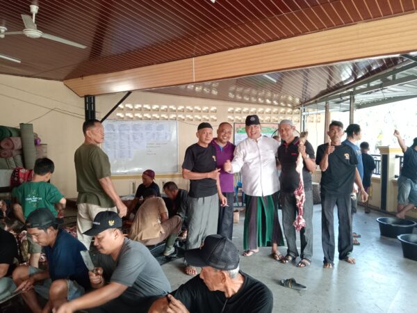 Semangat Gotong Royong, Mesjid Al Muhajirin Kelurahan Pekan Arba Sembelih 17 Ekor Hewan Qurban
