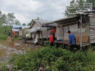 Abrasi di Kelurahan Enok, Empat Rumah Warga Terdampak
