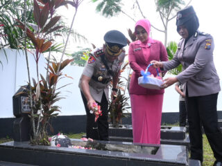 Polres Inhu Gelar Upacara Ziarah dan Tabur Bunga di Makam Pahlawan Indra Bhakti, Rangkaian Hari Bhayangkara ke-80