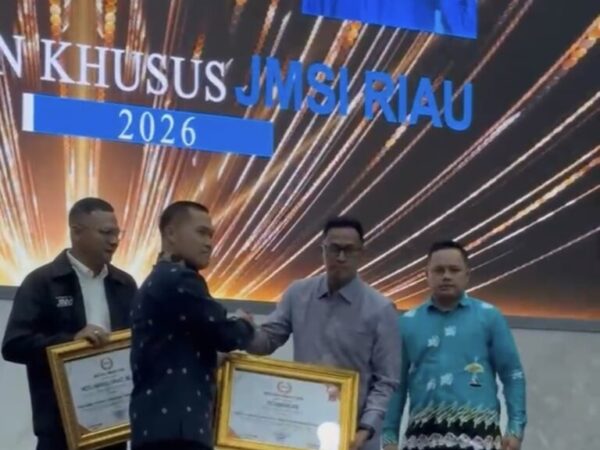 Ketua JMSI Kuansing Rowandri Raih JMSI Award 2026 sebagai Tokoh Muda Terbaik Dekat dengan Rakyat