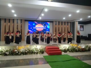 Haru dan Bangga, SDN 019 Kampung Dagang Lepas Siswa Kelas VI di Gedung Dagpurnama Rengat Usung Tema Masa Depan Cerah Dimulai Hari Ini