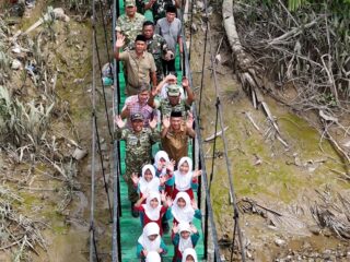 Kodim 0314/Inhil Rampungkan Pembangunan Jembatan Garuda di Kotabaru, Akses Warga Kini Lebih Lancar