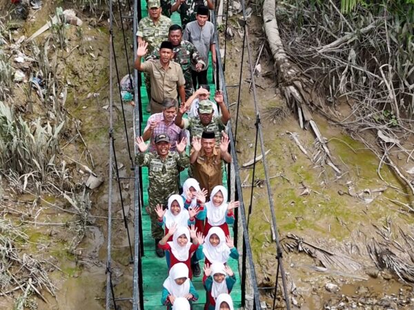 Kodim 0314/Inhil Rampungkan Pembangunan Jembatan Garuda di Kotabaru, Akses Warga Kini Lebih Lancar