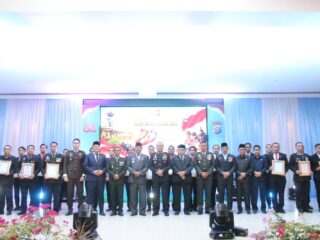 Syukuran Hari Bhayangkara, Kapolres Inhu Berikan Penghargaan kepada 19 Personel Berprestasi