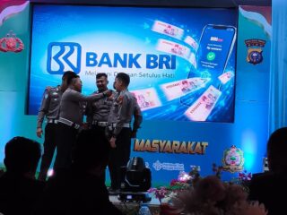 BRI Kanca Rengat Hadiri Syukuran HUT Bhayangkara ke-80, Serahkan Kue Ucapan untuk Polres Inhu