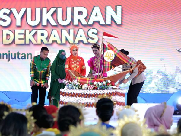 Hadiri Puncak Syukuran HUT ke-46 Dekranas, Ketua Dekranasda Inhil Promosikan Produk UMKM Unggulan di Makassar