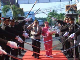 Welcome and Farewell Parade, AKBP Donny Eko Listianto Resmi Sambut Tongkat Komando Polres Indragiri Hilir