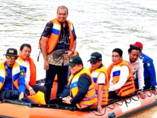 Ketua DPRD Sabtu P. Sinurat Bersama Bupati dan Wakil Bupati Inhu, Hadiri Festival Pacu Sampan di Desa Redang, Dongkrak Ekonomi Warga