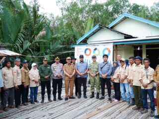 Peringati Hari Mangrove Sedunia, Dandim 0314/Inhil Bersama Forkopimda Lakukan Penanaman di Kuindra
