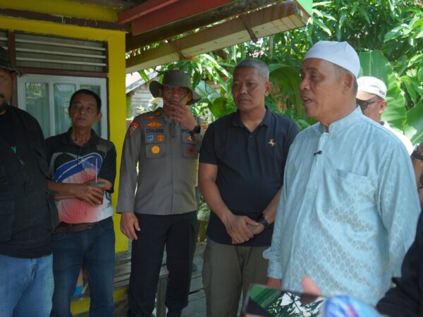 Bupati Inhil Pastikan Penanganan Korban Gigitan Monyet Liar Berjalan Optimal
