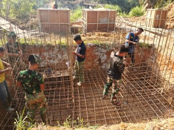 Dandim 0314/Inhil Tegaskan Babinsa Kawal Ketat Pembangunan Jembatan Perintis Garuda