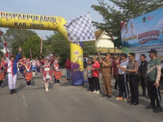 Semangat Kemerdekaan Mulai Bergema, Bupati Herman Pimpin Apel Pencanangan dan Lepas Karnaval HUT ke-81 RI