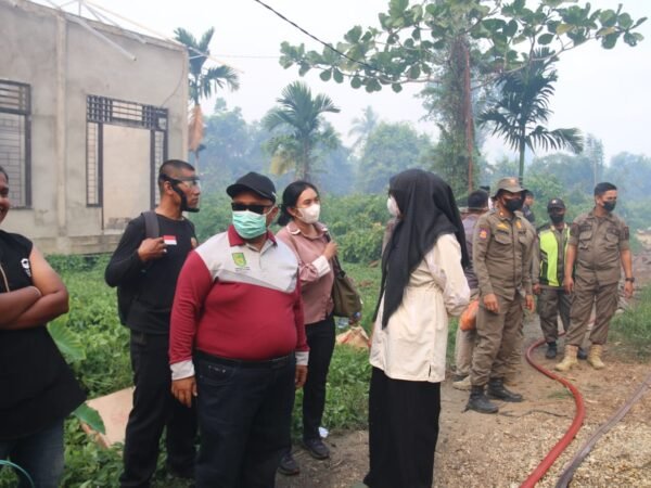 Tinjau Karhutla Parit 18, Plh Bupati Inhil Sebut 72 Hotspot Terdeteksi di Delapan Kecamatan