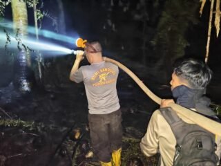 Malam Berganti Pagi di Tengah Asap, Kapolres Inhil Pimpin Perjuangan 9 Hari Menjaga Bumi Inhil dari Bara