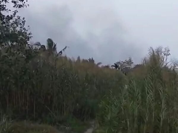 BREAKING NEWS: Asap Pekat Membubung di Tembilahan Hilir, Diduga dari Kawasan Parit 21