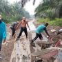 ​Kemanunggalan TNI dan Rakyat: TMMD Ke-130 Percepat Pembangunan Jalan Desa Kuala Lemang