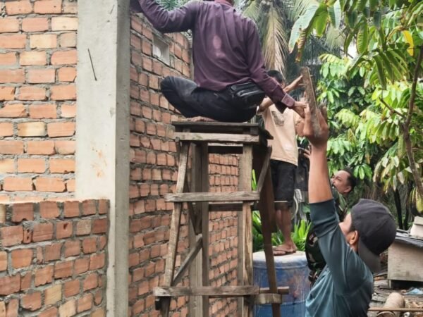 ​Atasi Kesulitan Air Bersih, Satgas TMMD ke-130 Kodim 0314/Inhil Kejar Pembangunan MCK di Kuala Lemang  ​