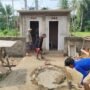 Pantang Surut Sebelum Tuntas! Satgas TMMD ke-130 Kodim 0314/Inhil Kebutan Pembangunan MCK dan Sumur Bor