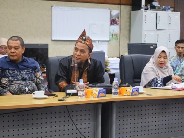 Bahas Ranperda Lingkungan Hidup, Pansus DPRD Riau Didesak LSM Bentuk Pusat Pengaduan Lingkungan dan Selamatkan Gambut
