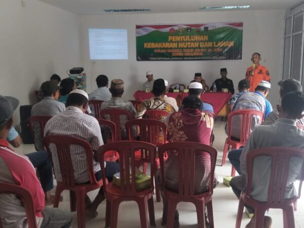 Sinergi TMMD Ke-130 Kodim 0314/Inhil dan BPBD Berikan Pemahaman Karhutla di Desa Kuala Lemang