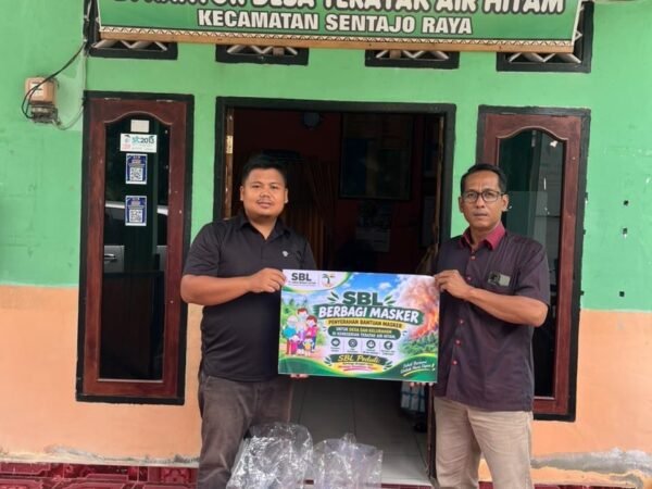 Kabut Asap Makin Mengkhawatirkan, PT SBL Salurkan 39.350 Masker ke 20 Lokasi di Kuansing